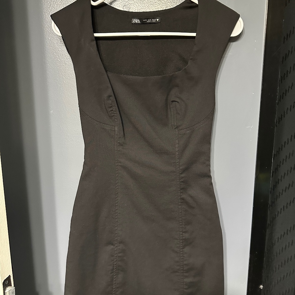 Lightly worn Black fitted Zara dress